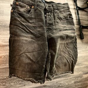 Size 4 distressed hem denim shorts